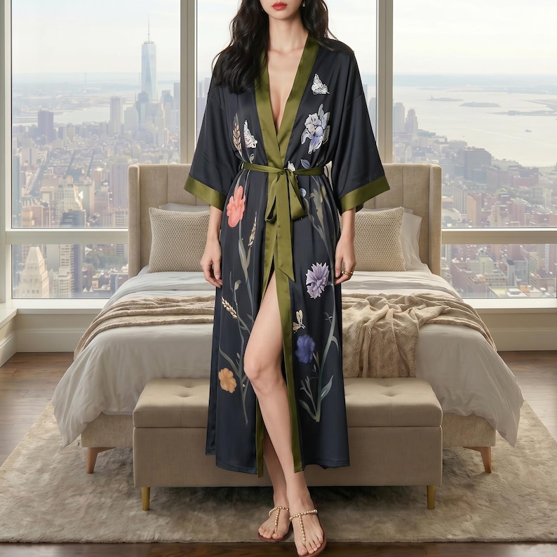 Lång morgonrock i siden och satin med kranmönster, japansk kimono, loungekläder för kvinnor bild 1