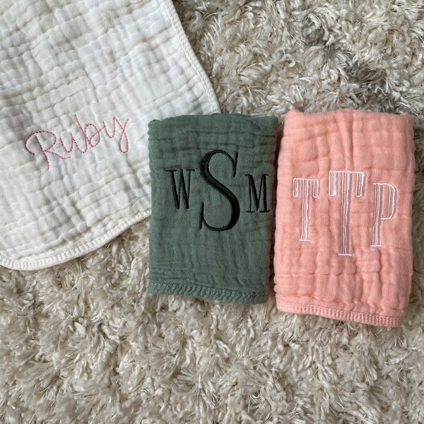 Custom Embroidered Muslin Burp Rags // Personalized Burp Cloths // Baby Gift with Name