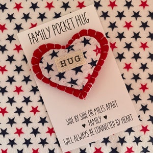 Abrazo de bolsillo familiar / Regalo de despliegue para el marido / Abrazo de bolsillo azul blanco rojo / Regalo de esposa militar / Regalo de mamá militar / Regalo de despliegue