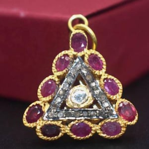 Colgante victoriano de rubí y diamantes Polki, dije triangular de plata de ley 925, joyería india Jadau hecha a mano, regalo para ella, diamante talla rosa