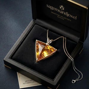 Collar con colgante de citrino talla trillón – Joyería geométrica de cristal amarillo