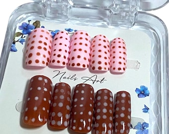 Polka Dot Press-On Nägel, Rosa Braun, Mittleres Quadrat