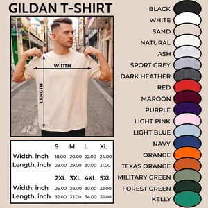 Pu&ograve; includere: Una tabella delle taglie per t-shirt Gildan che mostra una t-shirt beige a maniche corte e girocollo con frecce di misurazione. Una tabella elenca le taglie dalla S alla 5XL con larghezza e lunghezza in pollici. Una tavolozza mostra 17 colori.