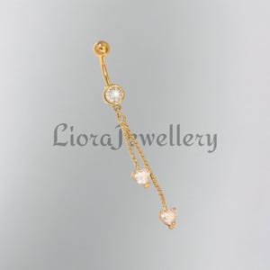 Puede incluir: Un juego de tres cuencos apilables de cerámica en tonos azul, verde y blanco. Los cuencos presentan un esmalte moteado y un diseño sencillo y moderno. El cuenco más grande tiene aproximadamente 15 cm de diámetro.