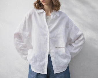 Camisa de lino bordada - Top blanco de corte holgado con botones
