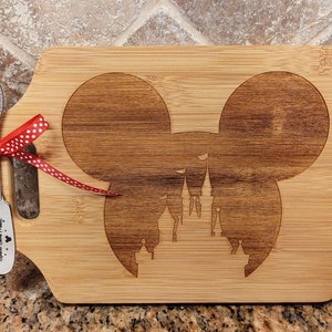 Mickey Mouse Head w/ Disney Castle Engraved Wood Cutting board Gift Set Spreader Knife Spread Some Magic Mother&#39;s Day Birthday Mom gift