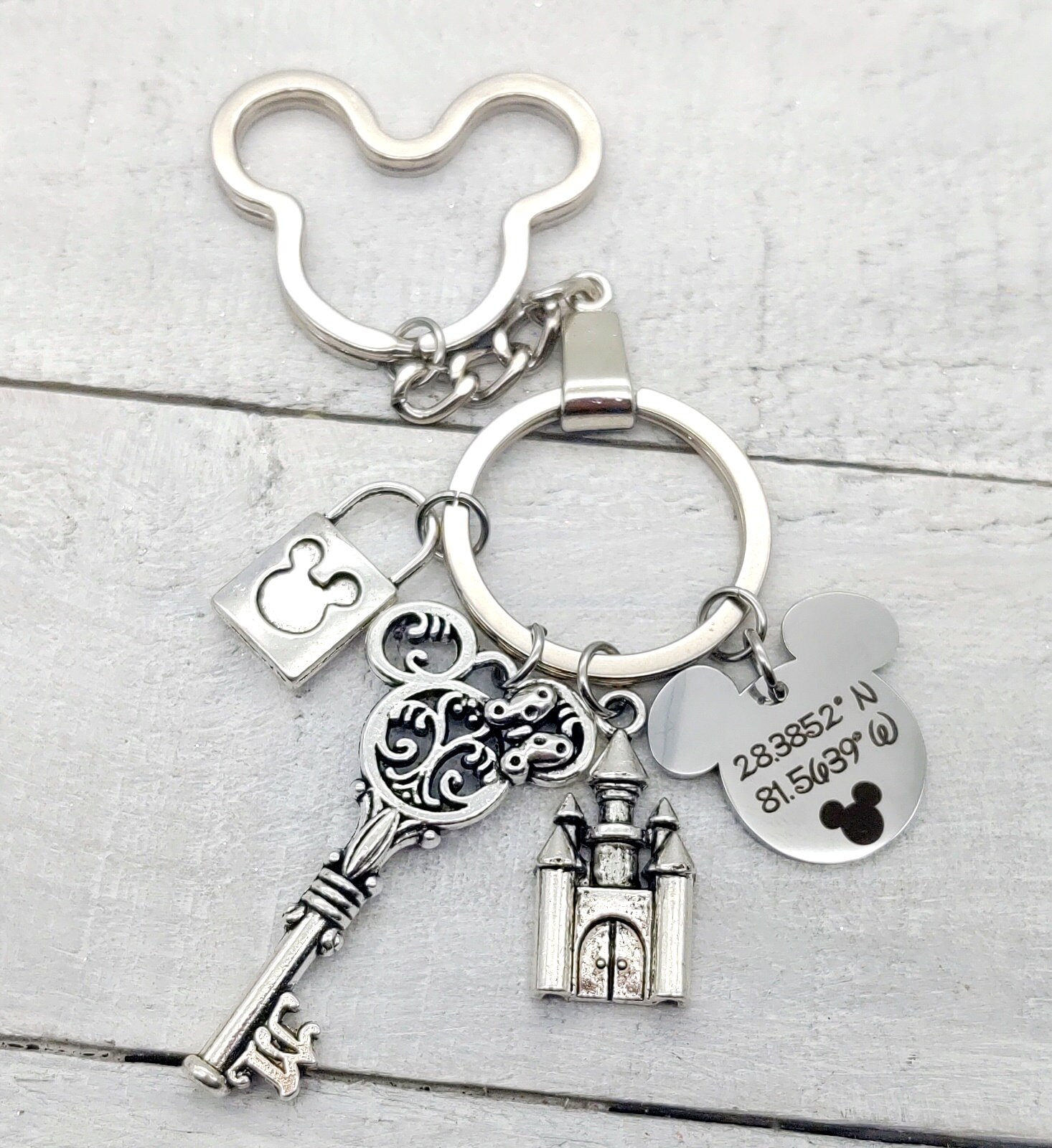 Mickey Mouse Heart Leather Keychain – Personalizable