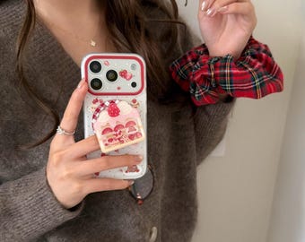 Bonita funda magnética para teléfono con diseño de tarta de fresa, compatible con iPhone 17 Pro/16 Pro Max/15. Soporte y agarre magnéticos.