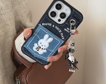 Estuche para tarjetas Cowboy con dije de Miffy Rabbit para iPhone 17 Pro, 16 Pro Max y 15 Series - Correa desmontable