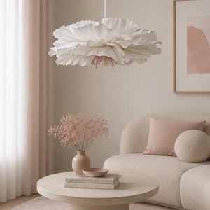 Handgjord pendellampa med volangblomma, ljuskrona i kräpppapper, lampa med mjuk vit blomning