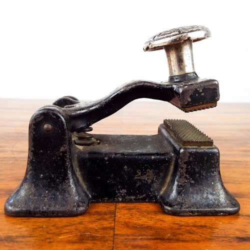 Antique Art Nouveau Victorian Cast Iron Embossing Stamp Seal shops Crimper The Pearl, Unique Desk Decoration, Home Office Shelf Decor, Bookend