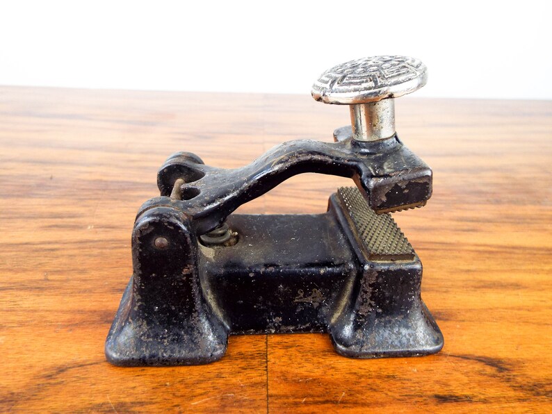 Antique Art Nouveau Victorian Cast Iron Embossing Stamp Seal shops Crimper The Pearl, Unique Desk Decoration, Home Office Shelf Decor, Bookend