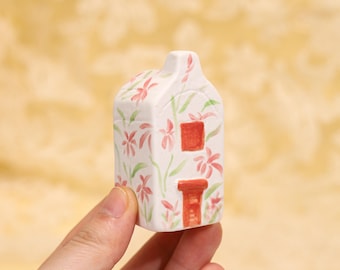 Romantisch roze bloemen miniatuur huis wit aardewerk trapgevel beeldje handgeschilderd zoet porselein huisje Parijse chique decor GirlyGIFT