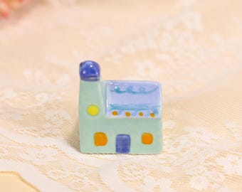 Lavendel dakkapel zolder beeldje lavendel dak miniatuur huis handbeschilderd wit aardewerk Tiny Home Victoriaanse stijl porselein huisje decor cadeau