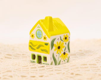 Handgemaakte gele zonnebloem miniatuur huis keramiek zomerhuisje beeldje handgeschilderde bloementuin decor grillig bureaublad cadeau voor haar