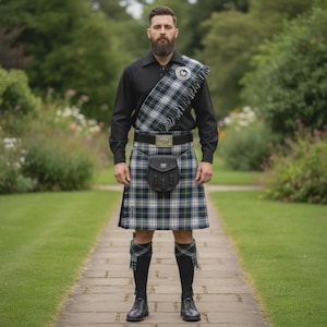 Herrkläder med 10 delar skotsk kilt och walesisk drakesporran