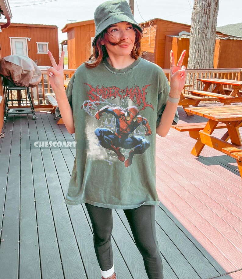 Camiseta retro de Marvel The Amazing Spider-Man, camiseta vintage de cómic de Spiderman, camiseta de superhéroe de Marvel, para fans del MCU, camiseta para viaje familiar a Disneyland. imagen 7