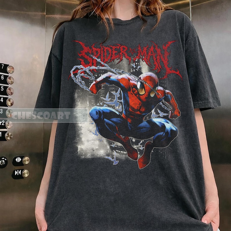 Camiseta retro de Marvel The Amazing Spider-Man, camiseta vintage de cómic de Spiderman, camiseta de superhéroe de Marvel, para fans del MCU, camiseta para viaje familiar a Disneyland. imagen 1