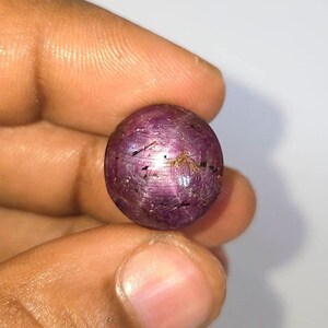 Rubí estrella ovalado rojo natural translúcido de 27,30 quilates, sin tratar, cabujón, gema suelta.