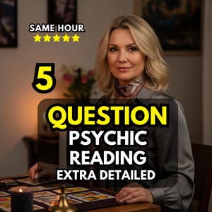 Può includere: Una donna bionda è seduta a un tavolo con carte dei tarocchi. L'immagine include il testo "SAME HOUR" e "5 QUESTION PSYCHIC READING EXTRA DETAILED". Il testo è in giallo e nero.