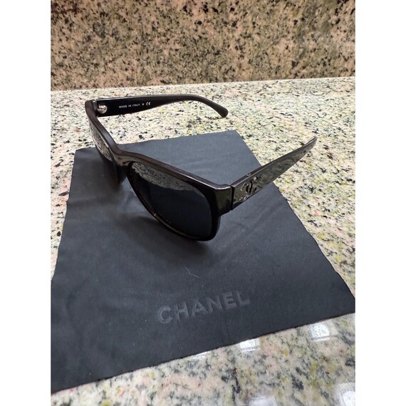 Buy Chanel Square Black Sunglasses With Case Flaw Y2K Online  display picture 3