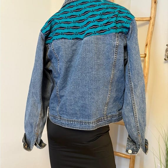 Bill Blass Medium Wash Patchwork Denim Jacket Wom… - image 3