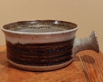 Tazón de sopa de cerámica artesanal vintage del estudio Atelier Paré (Quebec).