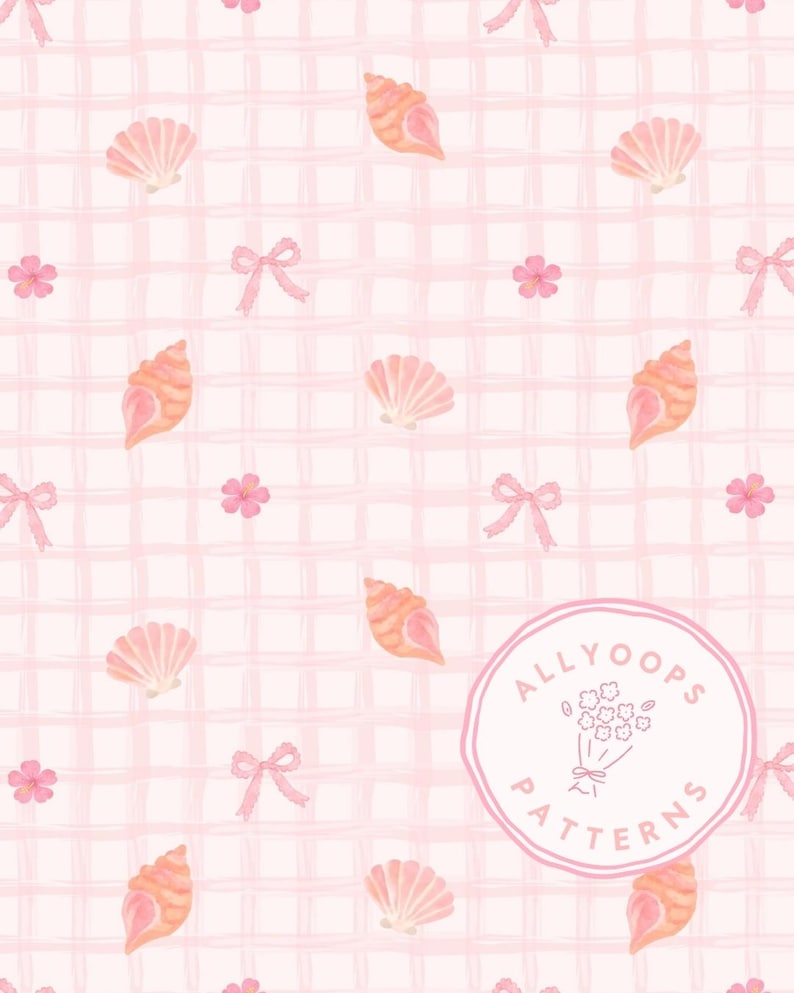 K&ouml;nnte beinhalten: Ein sich wiederholendes Muster mit Muscheln, Schleifen und Blumen in Rosa- und Pfirsicht&ouml;nen auf einem hellrosa Gitterhintergrund. Das Design enth&auml;lt den Text "ALLYOOPS PATTERNS" in einem kreisf&ouml;rmigen Logo.