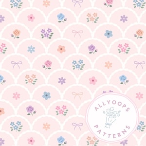 Pode incluir: Padrão repetitivo de flores e laços pastel em um fundo rosa claro. O design apresenta várias flores, incluindo rosas e margaridas, dispostas em um padrão de vieira com acabamento em renda branca. O texto "ALLYOOPS PATTERNS" está em um círculo.