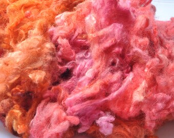 Hand Dyed Lambs Wool, 25 grams, Orange and Pink, Spinning, Blending, Art Batts, Felting, Dreads, Yarn, Weaving