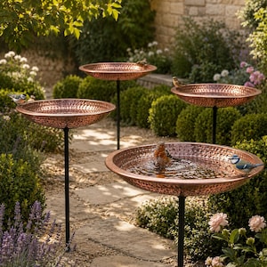 Bain d'oiseaux en cuivre martelé, décoration de jardin pour bain d'oiseaux avec piquet, bol pour bains d'oiseaux en plein air, cadeau d'art de jardin pour elle et lui