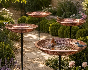 Baño para pájaros de cobre martillado, decoración de jardín con estaca, cuenco para pájaros de exterior, regalo de arte para el jardín para ella o para él.