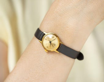 Vintage ERA Gold Plated Ladies Watch: 1960s Mechanical  display picture 3