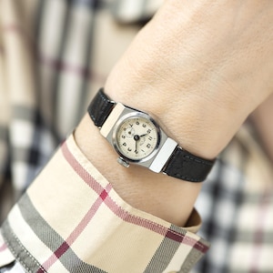 Women&#39;s wristwatch silver shade Star 50s gift, rare watch for women rectangle, tank lady watch accessory serviced, new premium leather band