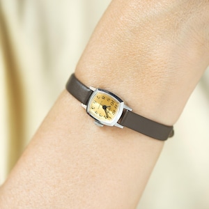 Unused women&#39;s watch vintage Dawn, micro wristwatch for women rectangular silver shade, delicate lady watch gift, new genuine leather strap