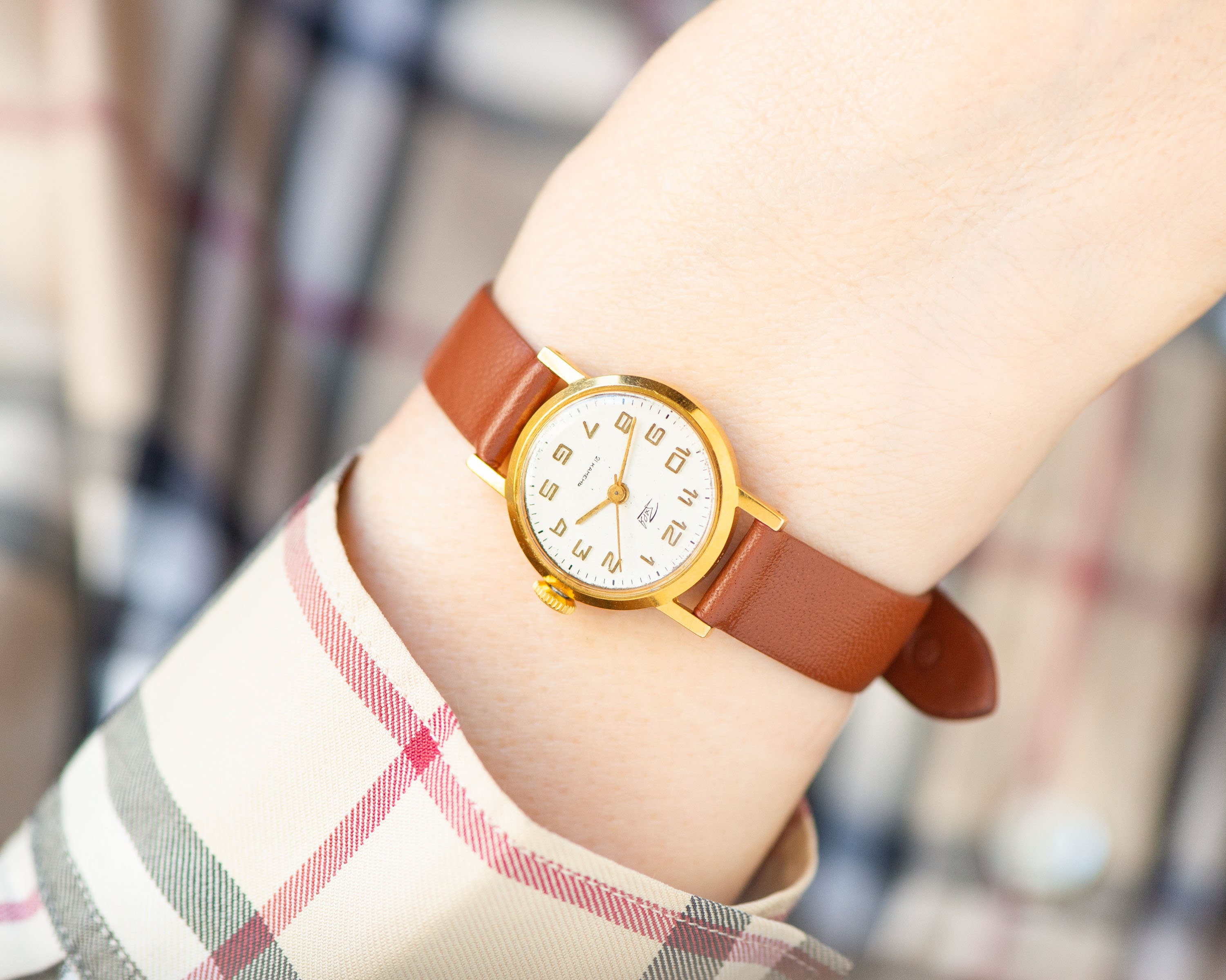 Orologio Donna CIVO - Quadrante Rettangolare, Numeri Romani, Acciaio Inox (Oro/Argento) - Foto 2