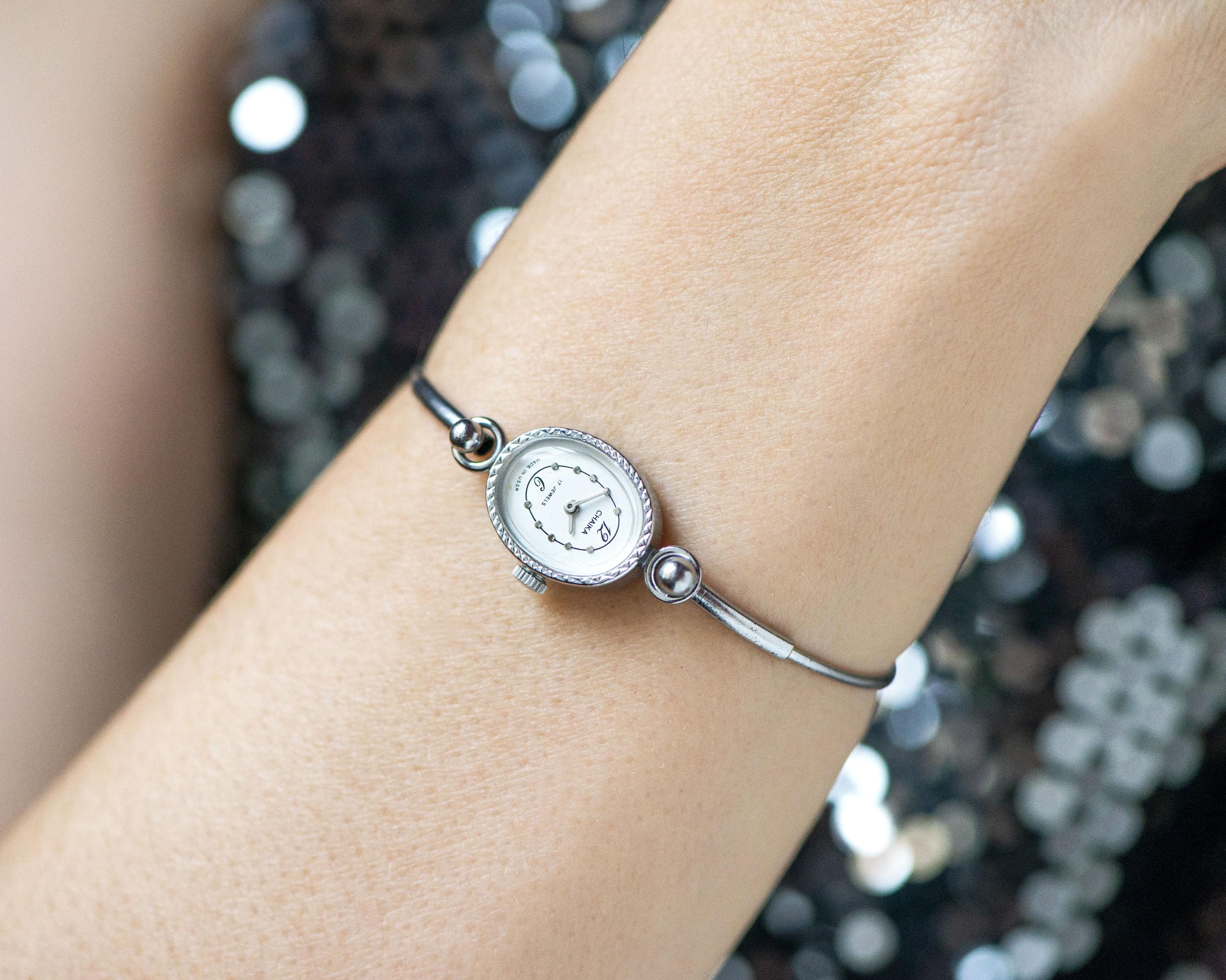 Sku:0176 Retro‎ round vintage style mini silver watch bracelet + in a gift box Folio Women main image 2