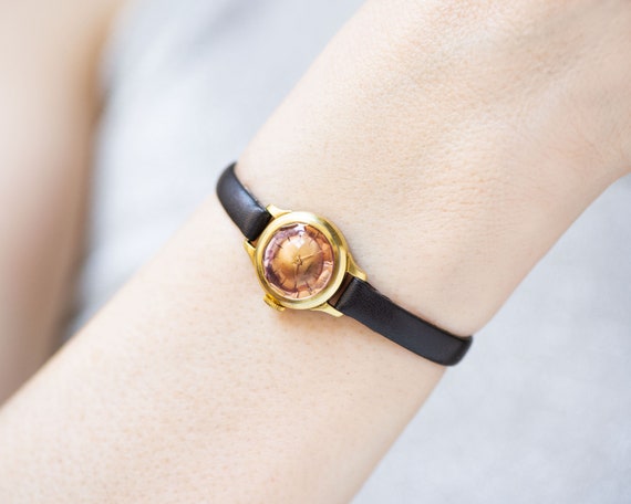 Welke arm horloge vrouw sale