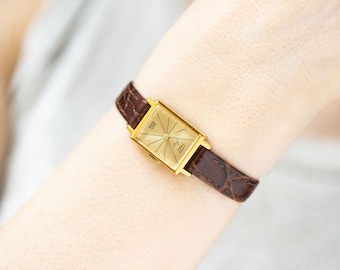 Minimalist women watch rectangular Ray, gold plated lady watch vintage, classic watch for lady retro gift jewelry, new premium leather strap