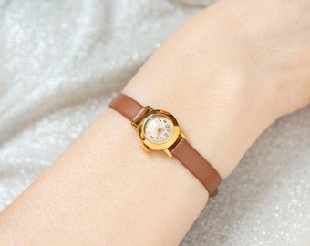 Super small women's watch gold plated Ray vintage jewelry, lady's watch classic design timepiece gift tiny watch, new genuine leather strap