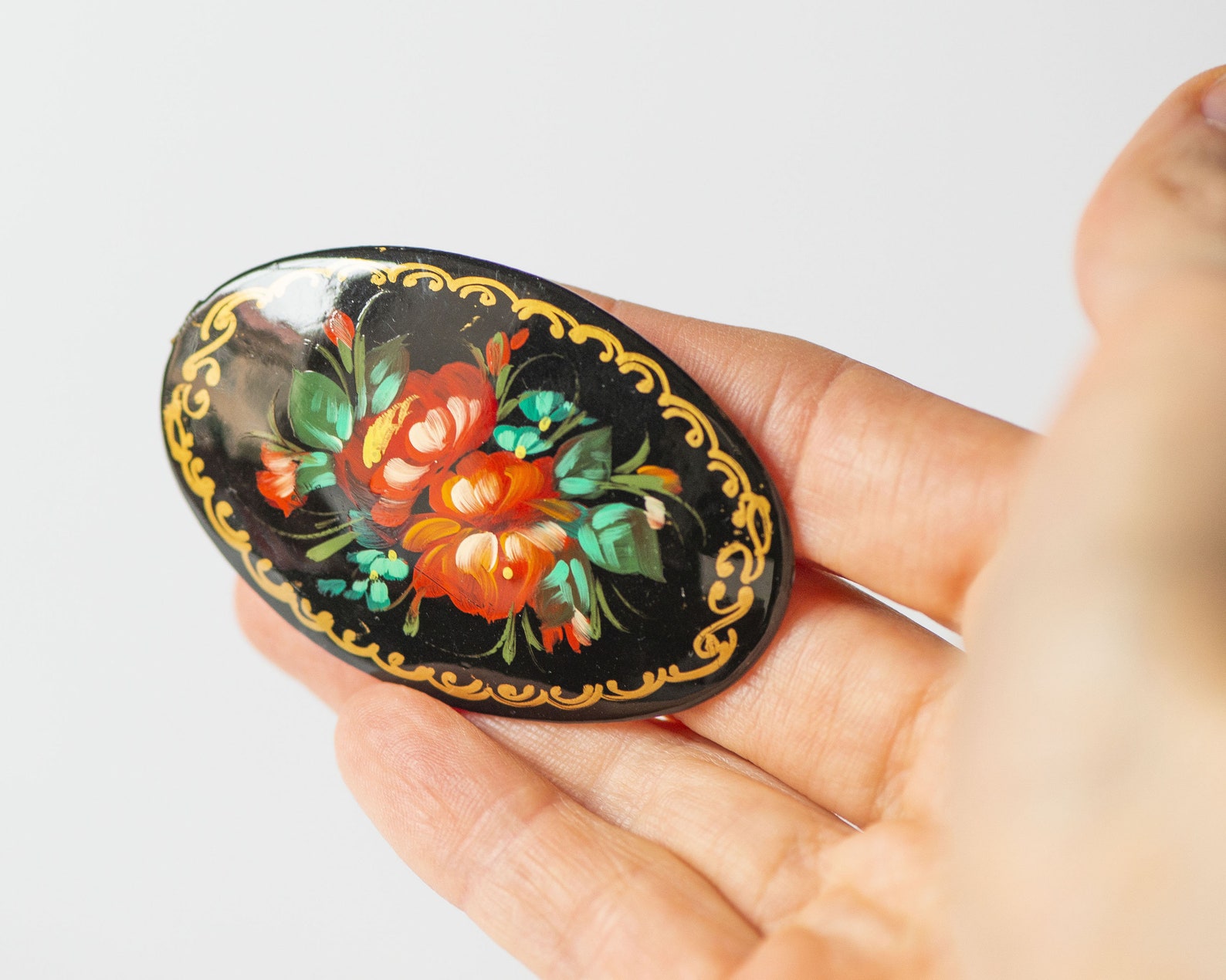 Broche petite branche avec nacre blanche