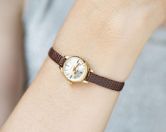 Old Girl Women's Wrist Watches For Small Wrists Peugeot