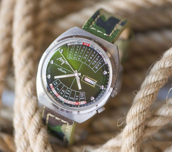 Men's watch quartz, forest green watch chunky, pe… - image 2
