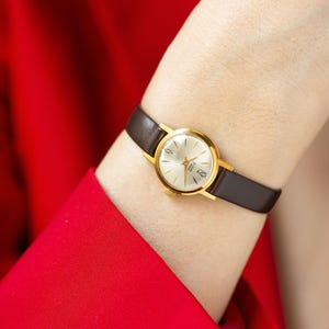 Vintage women's watch small gold plated Glory, Arabic numerals wristwatch for lady, jewelry wristwatch classic gift, new leather strap