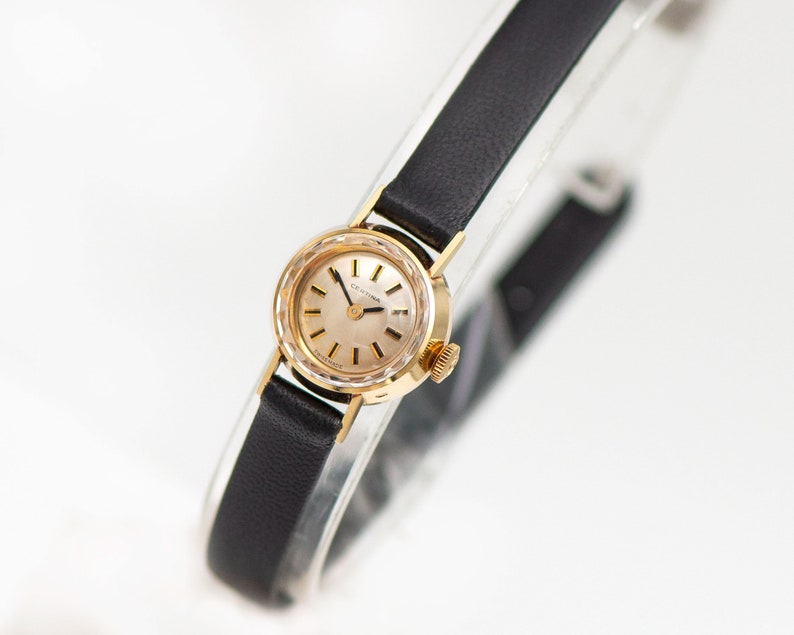 Montre Certina pour femme en or massif 14 carats, petite montre-bracelet pour femme, breloque des années 60, montre minimaliste bijoux pour fille, nouveau bracelet en cuir premium image 2