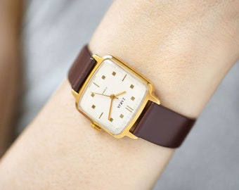 Classic women's watch minimalist Dawn, gold plated lady watch vintage, square wristwatch for women elegant gift, new luxury leather straps