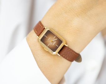 Brown wristwatch for women modern minimalist Sekonda unused, gold plated rectangular lady watch brown vintage, new premium leather strap