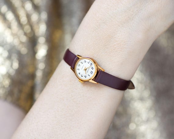 Orologio Donna Vintage Al Quarzo – Quadrante 29 Mm, Numeri Arabi, Cinturino In Pelle PU Regolabile, Oro Rosa