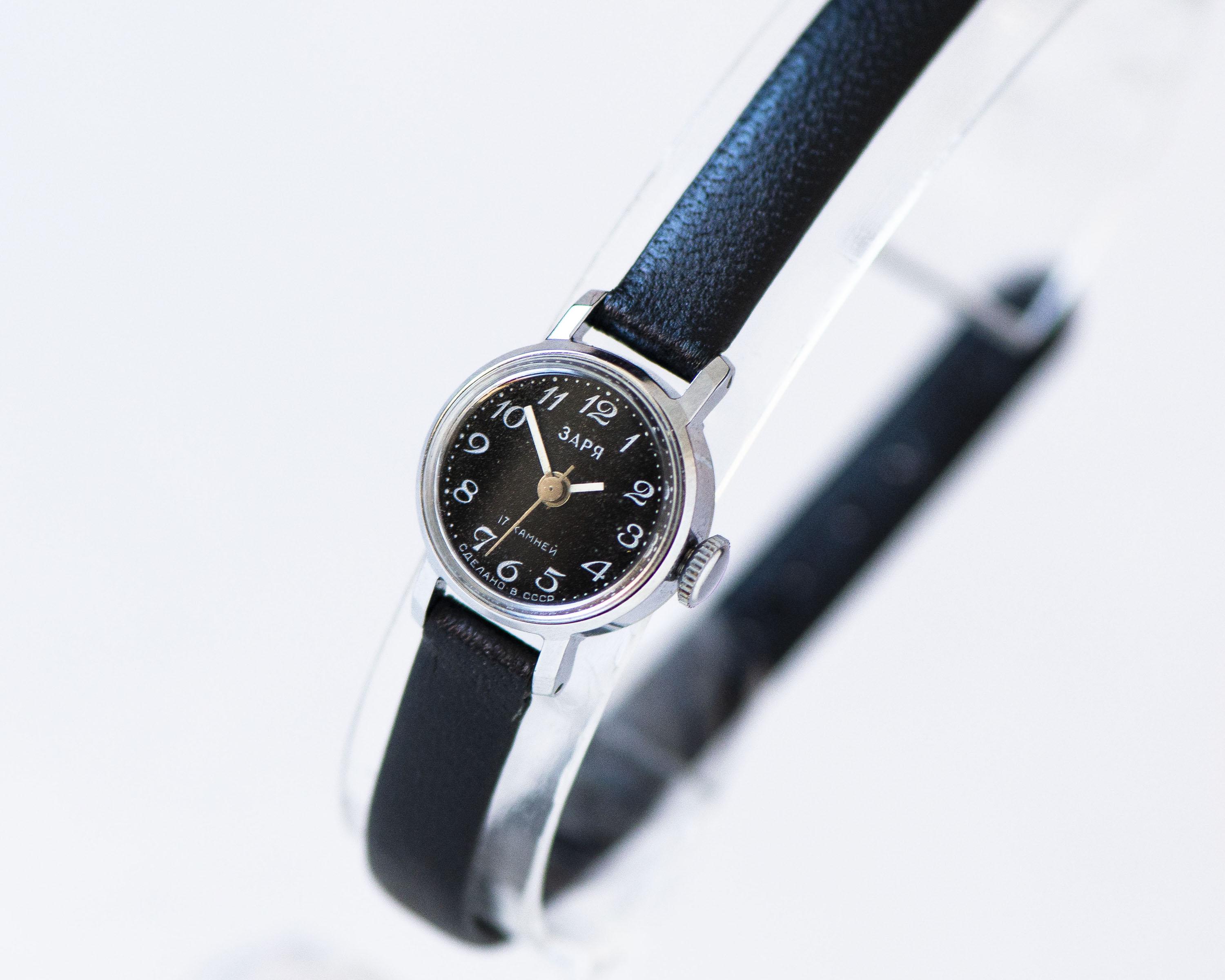 Black Micro Watch for Women Vintage Unused Dawn, Small Lady  display picture 1