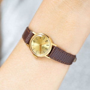 Klassische Damen Armbanduhr Ray, Vintage Damen Armbanduhr vergoldet Geschenk, Damen Armbanduhr Runde Gehäuse, zarter Zeitmesser Sie, neues Premium Leder Armband